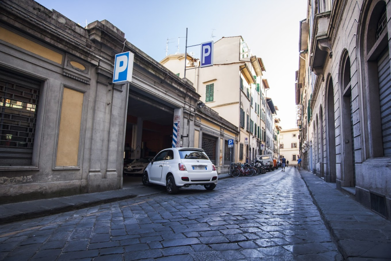 Garage Italia - Easy Parking